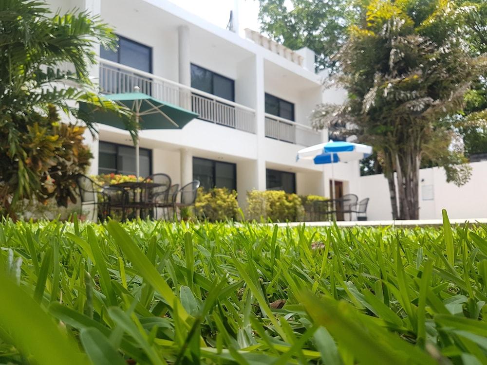 Hotel Holly Merida Exterior photo