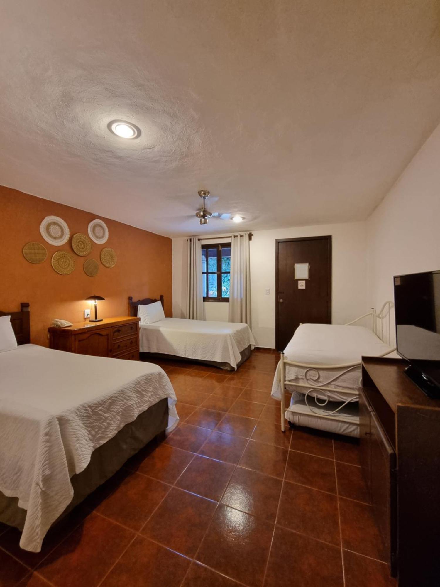 Hotel Holly Merida Exterior photo