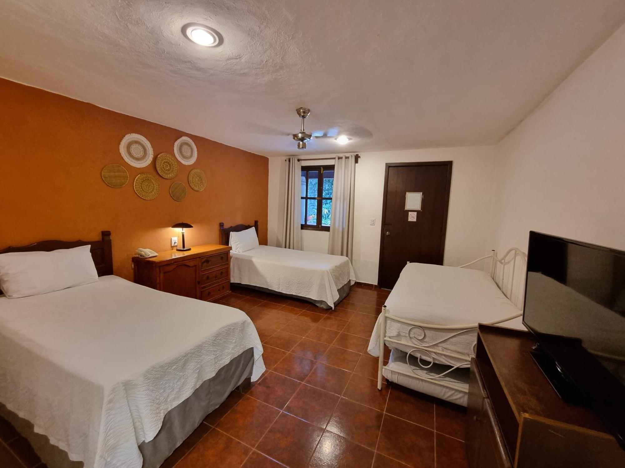 Hotel Holly Merida Exterior photo