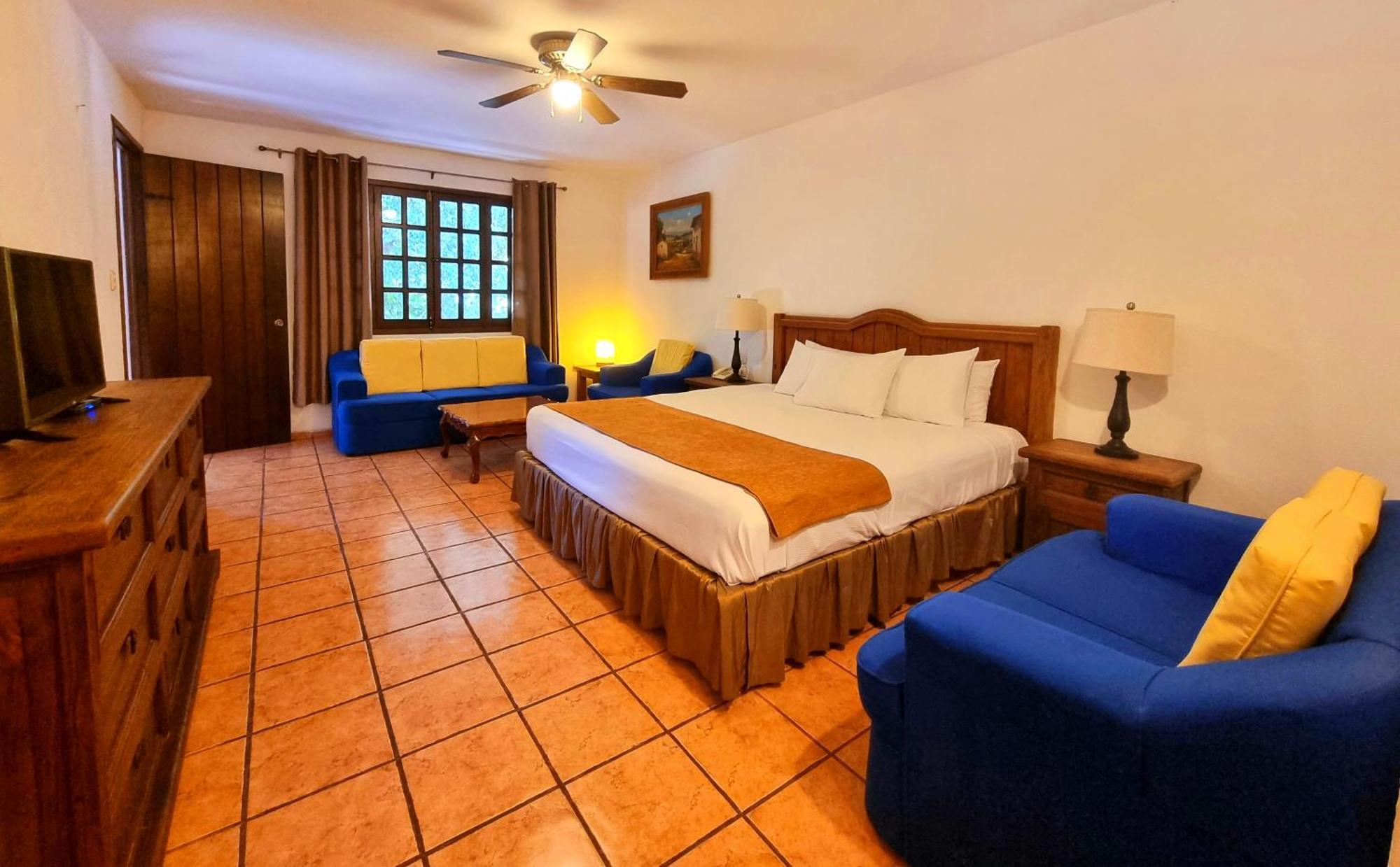 Hotel Holly Merida Exterior photo